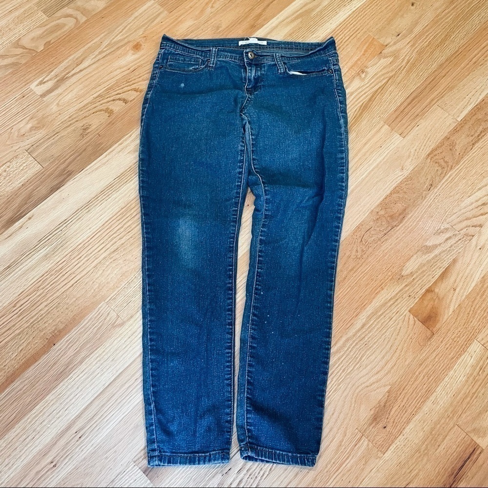 Forever 21 relaxed straight leg jeans 28